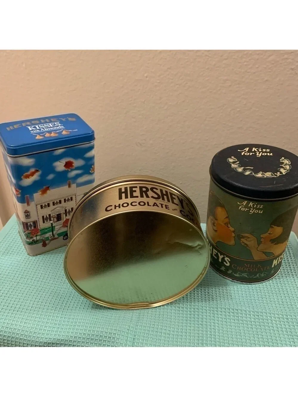 HERSHEY’S vintage three tins set 1980 milk chocolate kisses 1990 hometown #6
